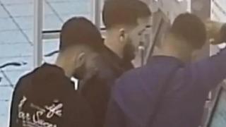 Plajda iki kadın cinsel saldırıya uğradı! Güvenlik kamerası görüntüleriyle saldırganlar ortaya çıktı... Rahat tavırları 'pes' dedirtti