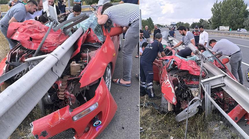 Ankara'da korkunç kaza! Bariyere çarpan otomobil ikiye bölündü