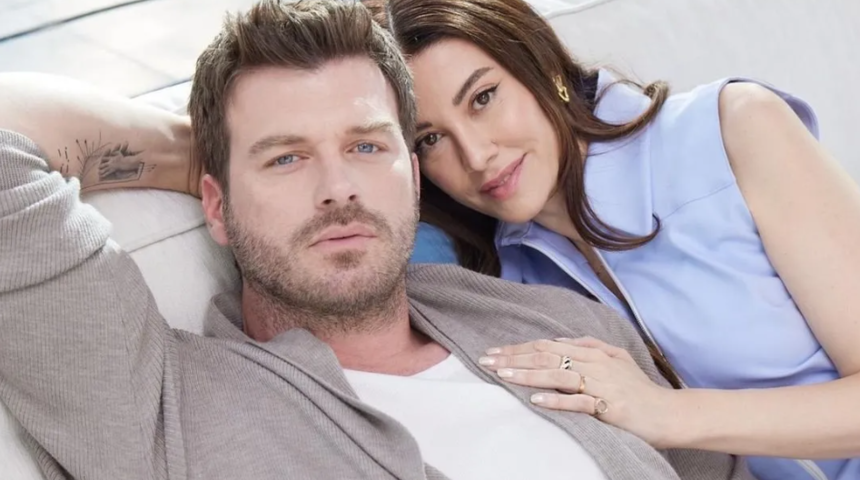 Düğüne katılan Kıvanç Tatlıtuğ ve eşi Başak Dizer'den romantik poz! Açıklama dikkat çekti