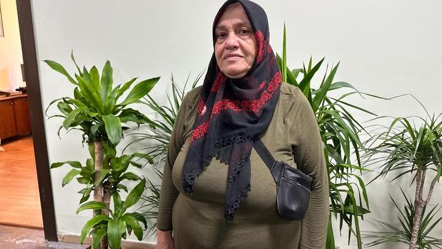 İçi altın dolu çantayı gittiği yerde unuttu! Apartmana hırsız girdi diye yanımda taşıyordum