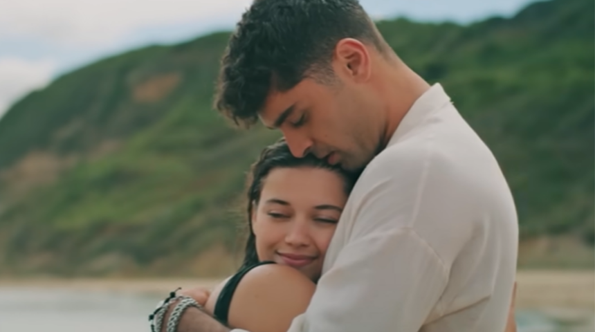 Partnerini itti mi? Afra Saraçoğlu ve Cem Söküt'le ilgili dokunma krizi iddiası! 'Ellemeni istemiyorum...'