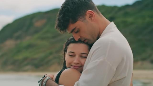 Partnerini itti mi? Afra Saraçoğlu ve Cem Söküt'le ilgili dokunma krizi iddiası! 'Ellemeni istemiyorum...'