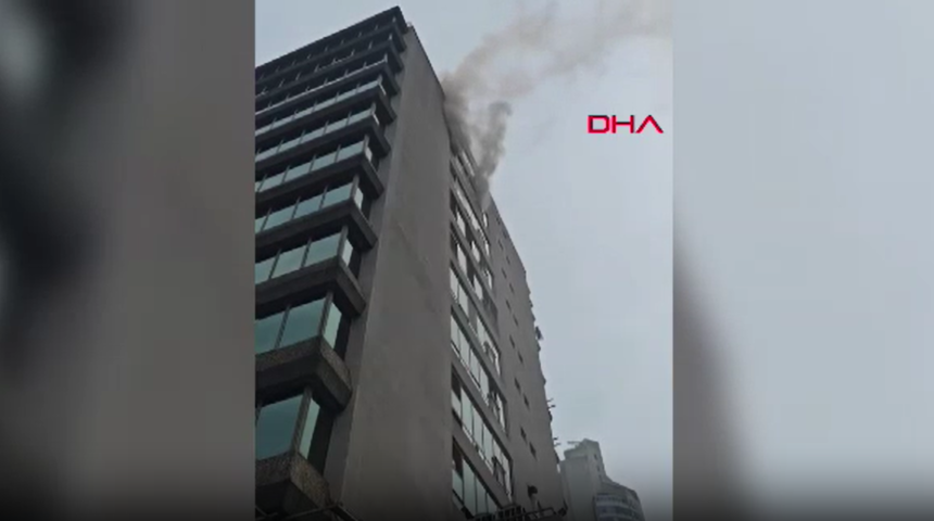 Son dakika | Şişli'de plaza yangını! 10 katlı rezidanslı binadan dumanlar yükseldi