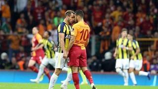 Eski Galatasaraylı Belhanda'dan Fenerbahçelileri çıldırtan paylaşım!