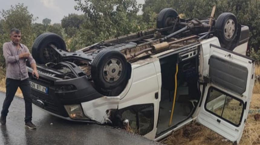 Mardin'de kontrolden çıkan minibüs şarampole yuvarlandı: 7 yaralı
