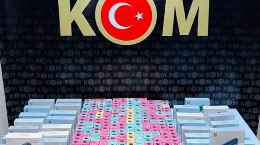 CHP'li vekilin aracında yüzlercesi ele geçirilmişti! Hepsi kaçak... Açıklama geldi 'Şoförlerimden birinin cahilliği'