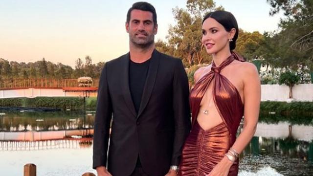 Volkan Demirel'in eşi Zeynep Sever paylaştı! Evlilik yıl dönümlerinde Galatasaray-Fenerbahçe derbisine götürülünce...