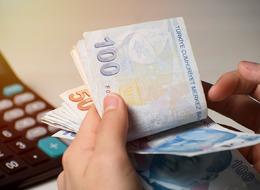 Türkiye yeni güne zamlı uyandı!  1 Ocak sabahı tüm kalemler değişti! MTV, İMEİ, harçlar, cezalara kadar her şeyin fiyatı değişti... İşte yeni fiyatlar!