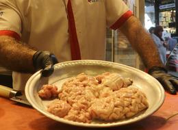 Bir porsiyonunu 200 TL'ye satıyorlar! Adı da görüntüsü de garip ama... 'Çok rağbet görüyor'