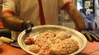 Bir porsiyonunu 200 TL'ye satıyorlar! Adı da görüntüsü de garip ama... 'Çok rağbet görüyor'