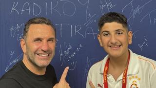 Okan Buruk'tan maç sonu Fenerbahçe'ye mesaj var! Oğluyla birlikte duvara yazdıkları yazıyla göndermede bulundular! ''Penaltı jokeri''