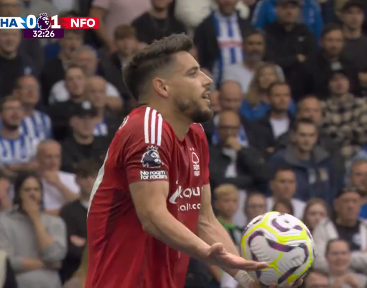 Kimse beklemiyordu! Ferdi Kadıoğlu çok sinirlendi... Rakibine müdahalede bulununca hakem devreye girdi G5