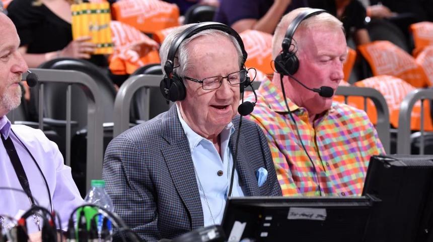 NBA tarihinin en ünlü takım spikerlerinden Al McCoy hayatını kaybetti