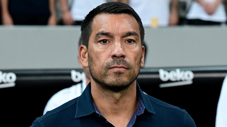 Beşiktaş'ın Hollandalı hocası van Bronckhorst, Eyüpspor galibiyetiyle 24 yıl sonra bir ilki başardı