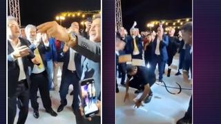 Bol bol dolar ve altın takıldı |İzzet Yıldızhan oğlunun düğününde Oktay Kaynarca ile karşılıklı oynadı! Para saçtılar