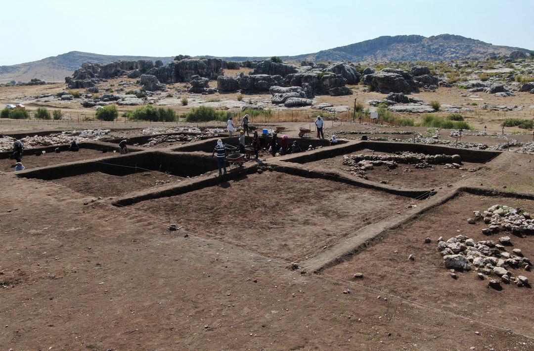60 yıllık bilinmezlik hikayesi! Bir&ccedil;ok 'ilk' ortaya &ccedil;ıktı... D&uuml;nya i&ccedil;in 'anahtar' olan kazıda yeni aşamaya ge&ccedil;ildi 