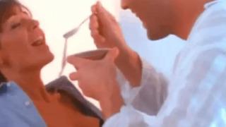 Metin Arolat'ın 'Dert Değil' klibinde hafızalara kazındı! Merve İldeniz'in son hali merak edildi