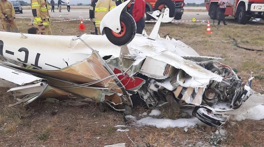 Eğitim uçağı düştü! Pilotlardan acı haber…