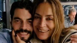 Akın Akınözü annesinin vefatından sonra ilk doğum gününü böyle kutladı! Paylaşımı yürek burktu