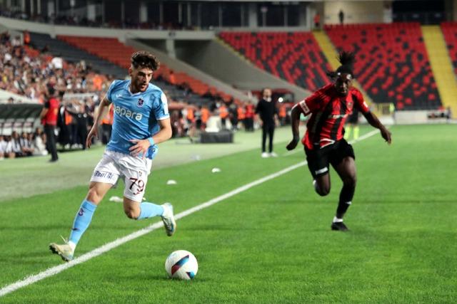 404000_GAZIANTEP-FUTBOL-KULUBU-SUPER-LIG’IN-6’N