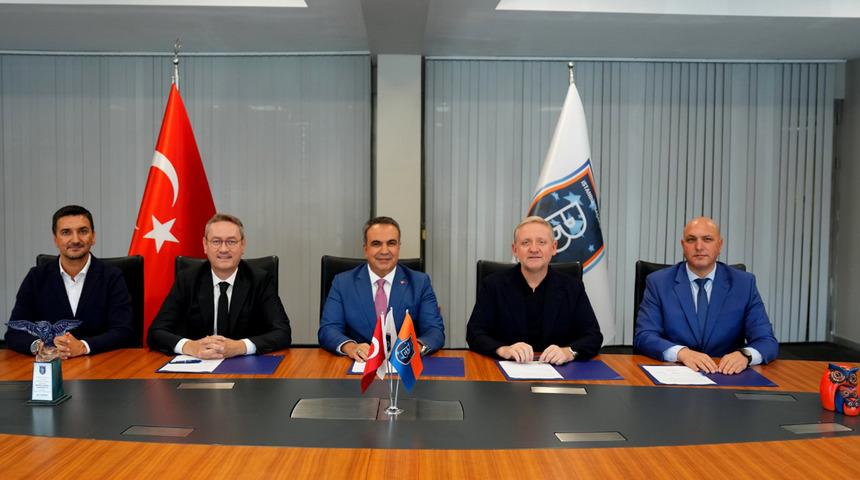 İstanbul Başakşehir Futbol Kulübü, "Temiz Toplum, Temiz Tribün" protokolüne imza attı