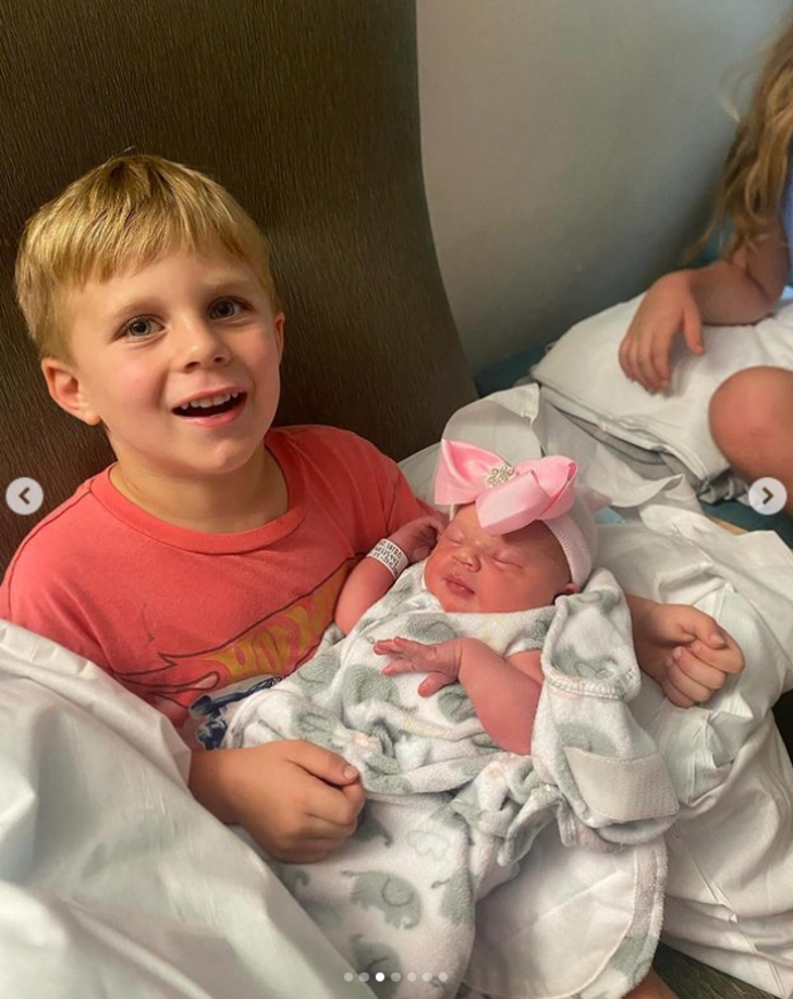 Türkiye'yi terk edip tır şoförü olmuştu! Tolga Karel 5. kez baba oldu G5