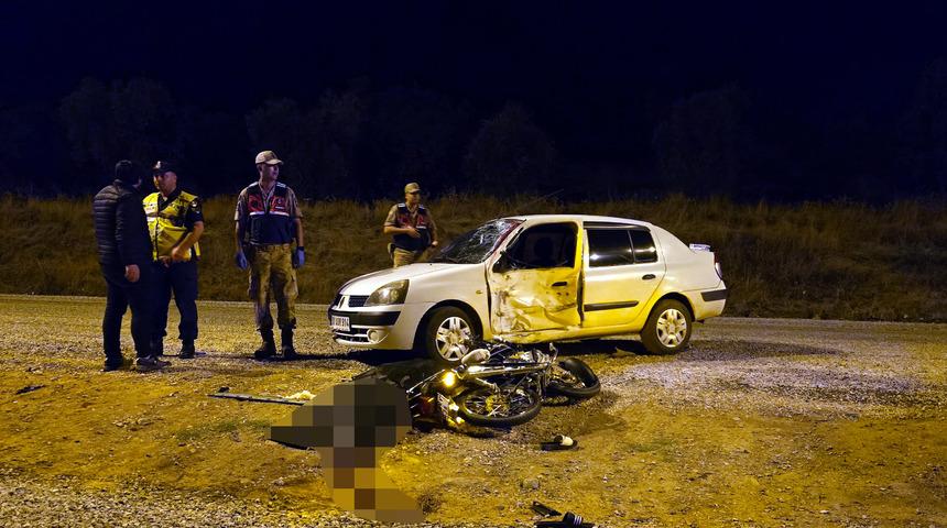 Hatay'da otomobil ile motosikletin çarpıştığı kazada 1 kişi öldü, 2 kişi yaralandı