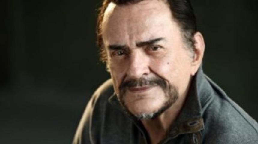 Şarkılarıyla bir döneme damga vurmuştu! Efsane şarkıcı Alpay'ın son hali herkesi üzdü