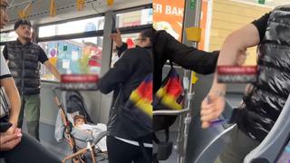 Araya giren yolcular faciayı önledi... Küçük bebeğe rağmen bıçağı çıkartıp havada salladı!