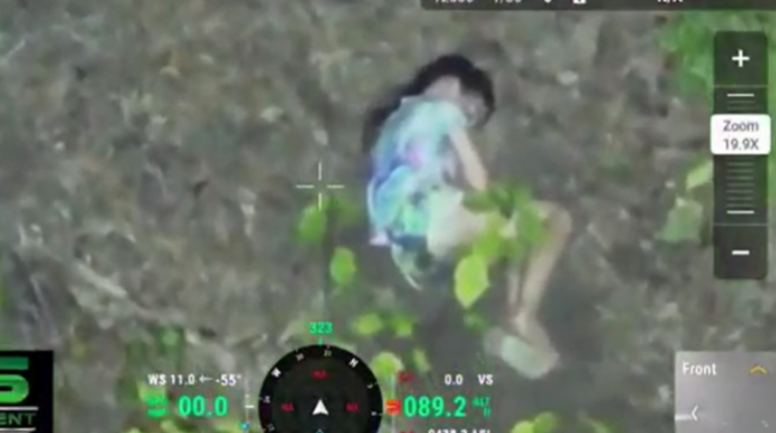 10 yaşındaki kayıp kız çocuğu 24 saatlik aramanın ardından ormanda böyle bulundu! Pijamalarıyla kıvrılarak uyuyordu... Kurtarma operasyonu anbean kaydedildi