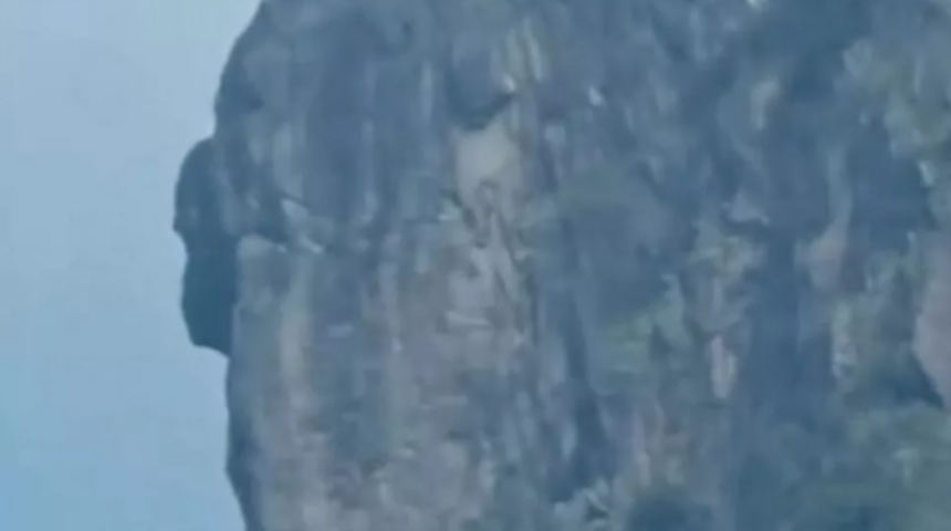 Dağın tepesindeki bir çiftin yakınlaştığı anları cep telefonuyla kaydetti! Cinsel ilişki görüntülerinden çok daha farklı bir şey ilgi çekti: 'Nasıl bu kadar yaklaştı?'