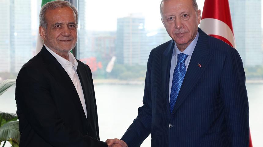 'Erdoğan' sorusuna yanıtındaki tercihi dikkat çekti: İran Cumhurbaşkanı Pezeşkiyan'dan Türkçe cevap