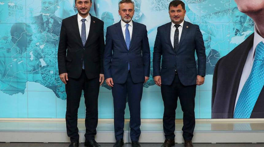 AK Parti'den D&uuml;zce'de Şeng&uuml;loğlu ile devam kararı: İlk g&uuml;nk&uuml; aşkla &ccedil;alışmaya devam edeceğiz