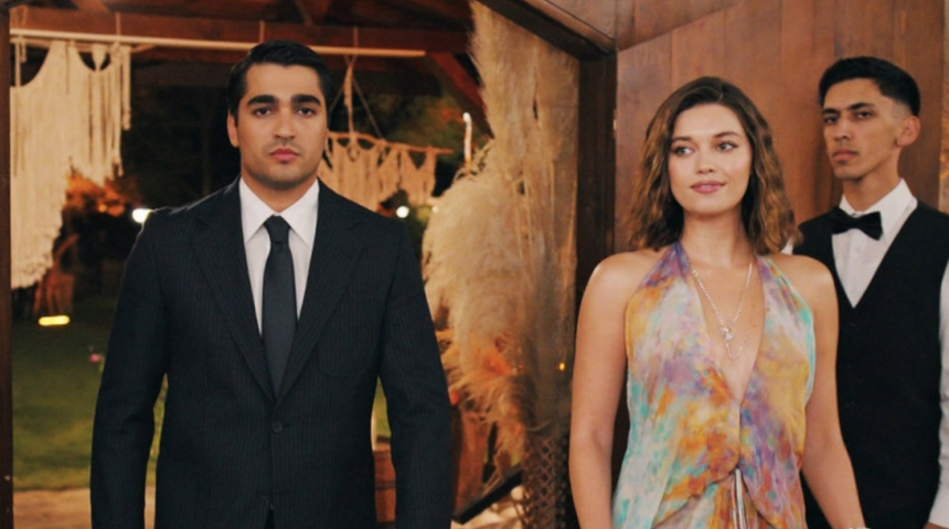 İzlerken kimse fark etmedi! Yalı Çapkını'ndaki çekim hatası ortaya çıktı! 