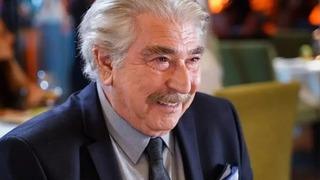 Son dakika: Erdal &Ouml;zyağcılar'ın kızı Zeynep &Ouml;zyağcılar sosyal medyayı salladı! Mayosunu giyip kar &uuml;zerinde yuvarlandı