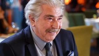 Kızı Zeynep sosyal medyayı salladı! Mayosunu giyip kar &uuml;zerinde yuvarlandı