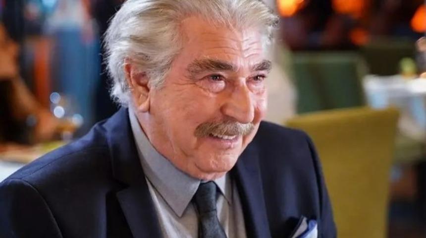 Estetikli ünlülere daha fazla dayanamadı! Erdal Özyağcılar 'dudaklar, kaşlar hep aynı' diyerek açtı ağzını yumdu gözünü...