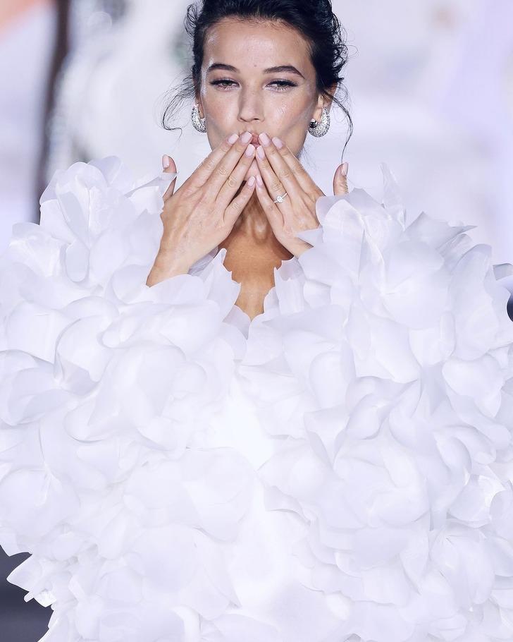 Hamilelik sorusuna sessiz kalmıştı! Kaan Yıldırım ile evlenen Pınar Deniz eli karnında poz verdi! Anne olacağını böyle müjdeledi G1