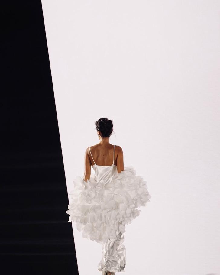 Hamilelik sorusuna sessiz kalmıştı! Kaan Yıldırım ile evlenen Pınar Deniz eli karnında poz verdi! Anne olacağını böyle müjdeledi G4