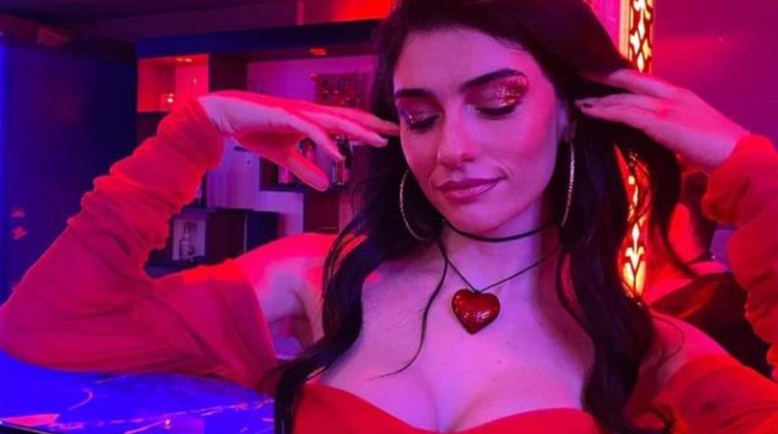 İnci Taneleri'nin Dilber'i Hazar Ergüçlü sevgilisiyle aşkla geldi! El ele... 