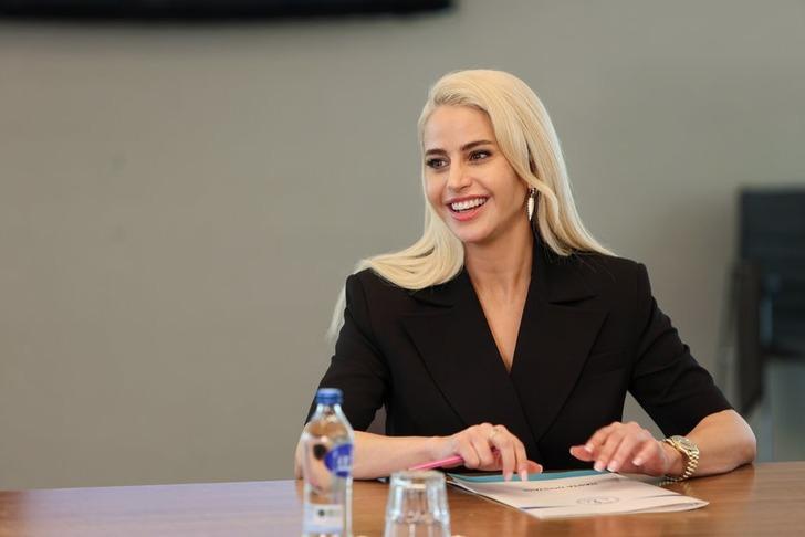 Bahar Süreyya'sı Büşra Pekin değişimiyle yine gündem oldu! Sosyal medyada eski hali hatırlatıldı! 'Doktoruna ödül verilmeli'  G5