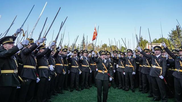 Teğmenlerin bu yüzden ihracı isteniyormuş: "Mesele okunan metin değil"