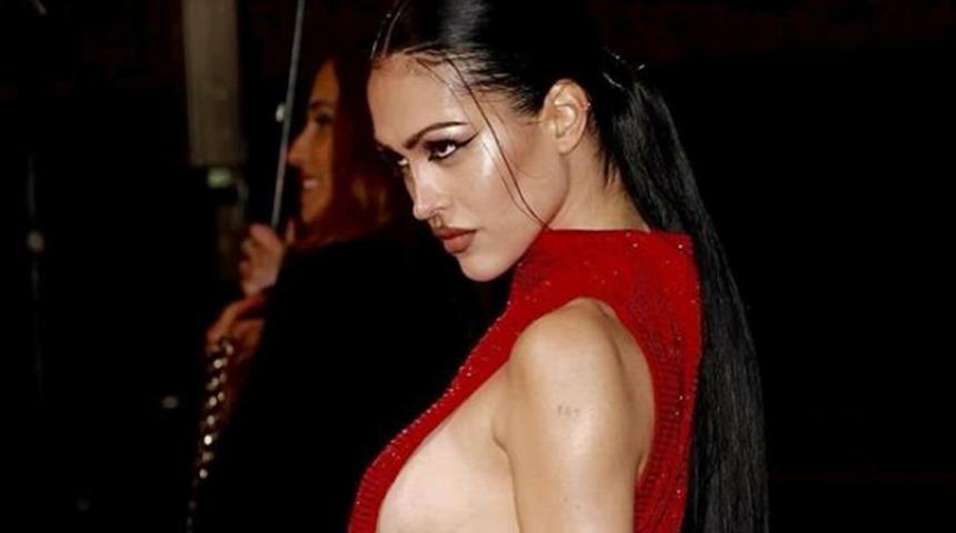 Amelia Gray Hamlin sütyensiz seçimiyle moda haftasında kendine baktırdı! "Harika hissediyorum"