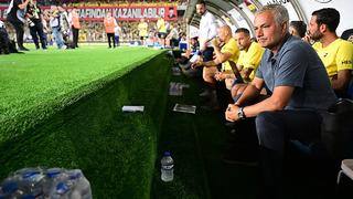 Fenerbahçe'de radikal kararlar alınmaya başlandı! Jose Mourinho'nun ekibinde yer alan isimle yollar ayrıldı