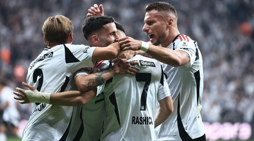 Beşiktaş, Hatay'a 3 eksikle gitti! Kamp kadrosu açıklandı
