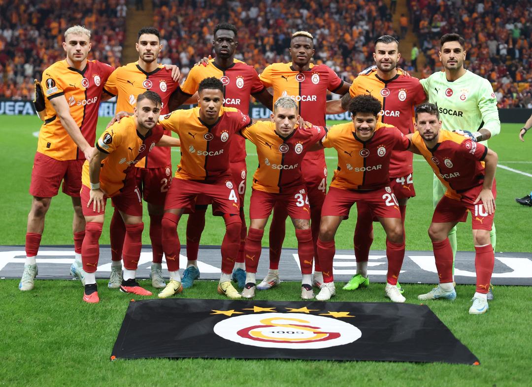 Galatasaray'ın PAOK'u 3-1 devirmesine rağmen o isimden Okan Buruk'a eleştiri! Yenilen gol&uuml;n faturasını ona kesti... 