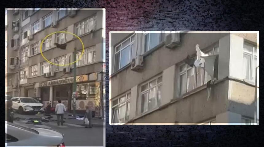 'Umarım evde bir cinayet yaşanmıyordur' O anları kaydetti! Ne var ne yok sokağa fırlattı 'Bir delikanlı! Çıplaktı' Tuhaflığın ardından dram çıktı