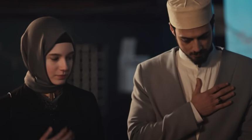 Mert Yazıcıoğlu ve Mina Demirtaş sevgili mi? Kızıl Goncalar'ın Cüneyd'i: Zorlama beni...