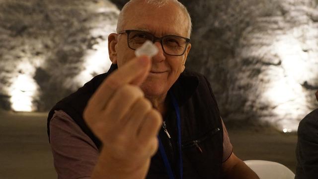 Türkiye'nin dört bir yanından gelip yerin metrelerce altına onun için iniyorlar! Birkaç günde fark ettiler