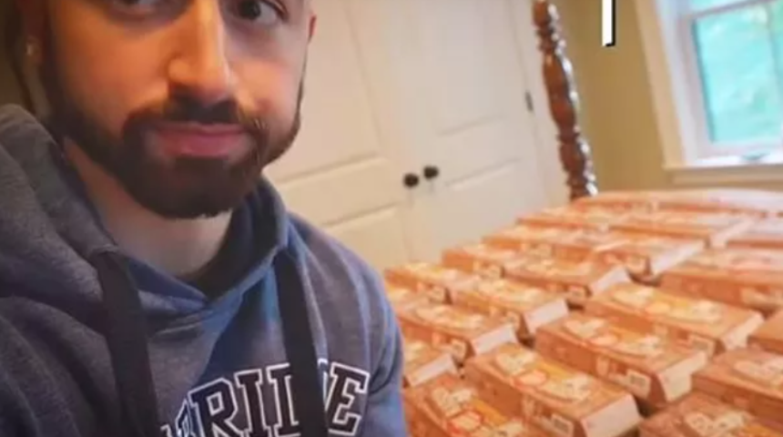 Kendi üzerinde deney yaptı! Bir ayda 700'den fazla yumurta yedi... Sonuçlar onu bile şaşırttı